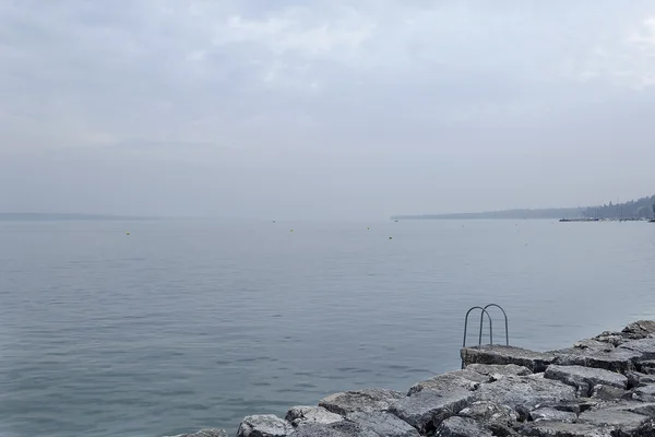 Crepúsculo en el lago Ginebra — Foto de Stock