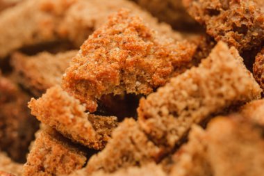 lezzetli siyah ekmek kruton