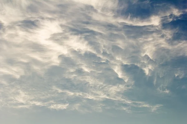 Layered clouds in sky — Stock Photo, Image