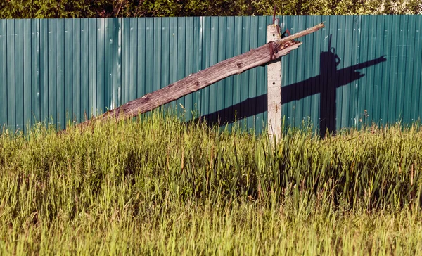 Sticka från gamla staket som barriär — Stockfoto