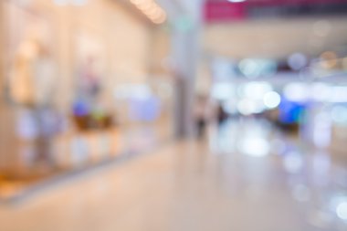 Bokeh ile alışveriş merkezinin arka planı bulanıklaşıyor