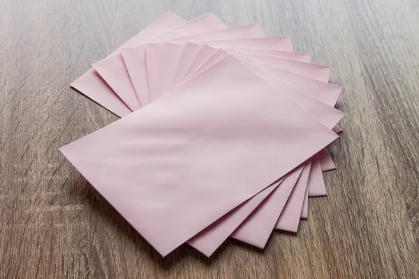 Blank pink envelopes — Φωτογραφία Αρχείου