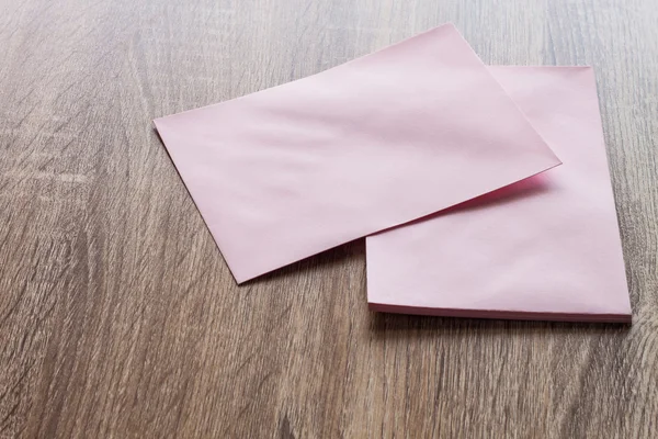 Blank pink envelopes — Φωτογραφία Αρχείου
