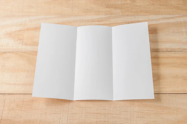 Papel de brochura em branco — Fotografia de Stock