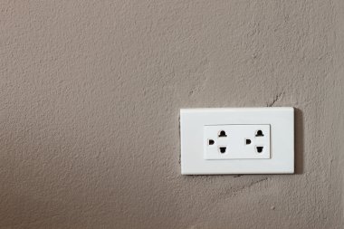 Duvardaki elektrik prizi