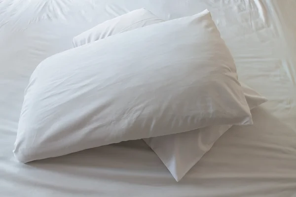 Beyaz yastıklar — Stok fotoğraf