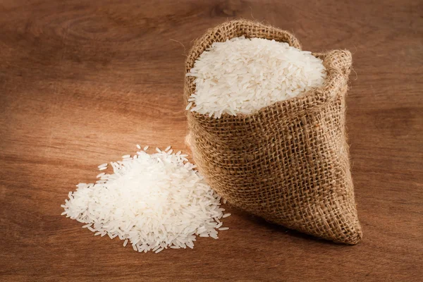 küçük çuval çuval pirinç 