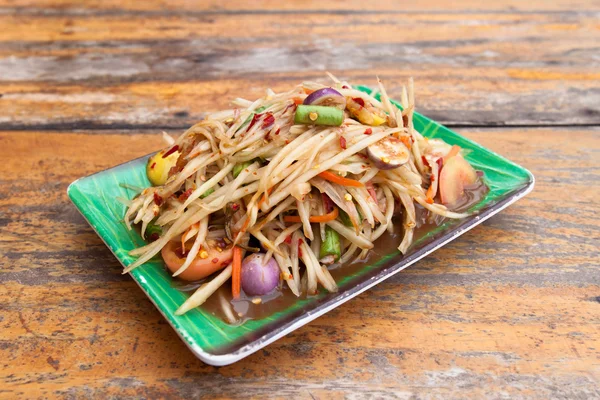 Yeşil papaya salatası 