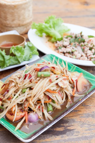 Green Papaya Salad " SOM TAM ",Spicy minced meat salad,Thai food — Stock Photo, Image