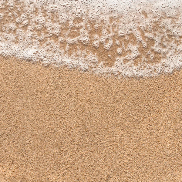 砂浜での海の波 — ストック写真