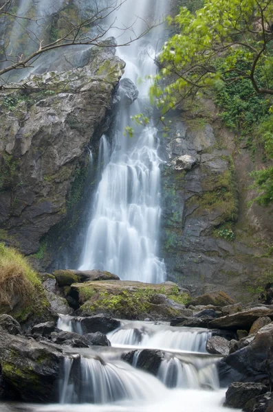 Klonglan vodopád v kampangpet — Stock fotografie