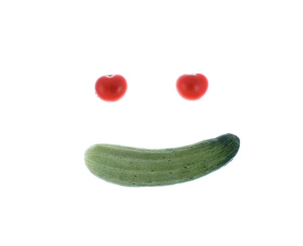 Beyaz arka planda domates ve salatalık — Stok fotoğraf