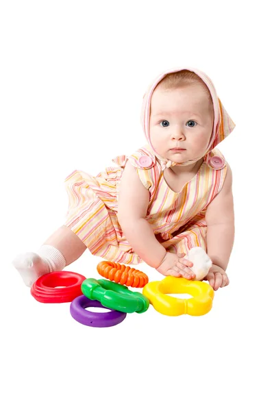 Dítě dívka si hraje s vzdělávací hračky — Stock fotografie