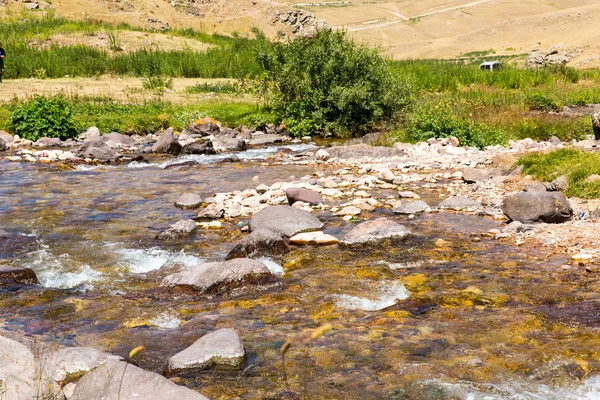 Komplet plošina v horách Ťan Šan — Stock fotografie