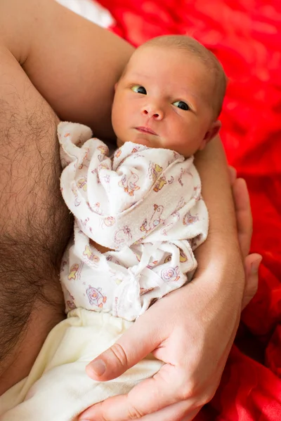 Far och nyfödda baby — Stockfoto