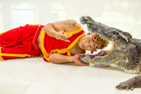 Show of crocodiles in Thailand — Stock Photo, Image