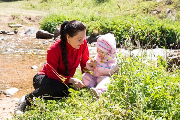 Madre y niña — Foto de Stock