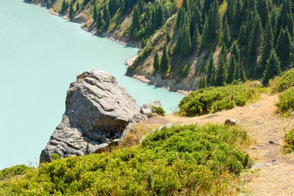 Grande lago almaty — Fotografia de Stock