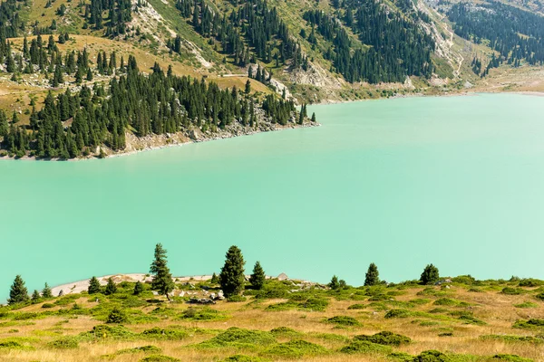 Großer Almaty-See — Stockfoto