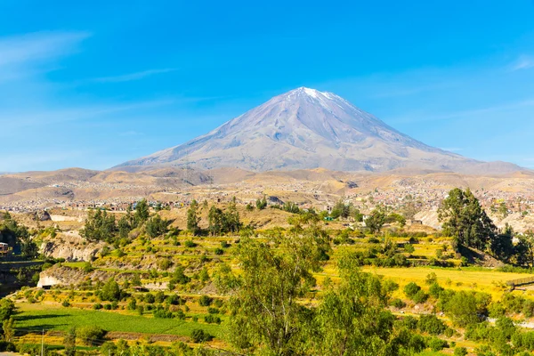 Misty wulkan w Arequipa — Zdjęcie stockowe