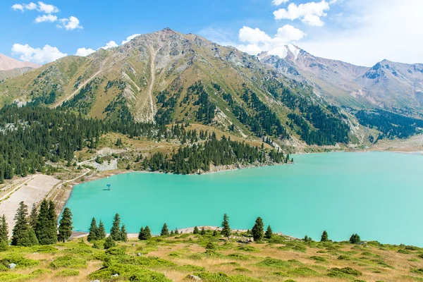 Grande lago di Almaty — Foto Stock