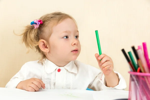 Bambino ragazza disegno — Foto Stock