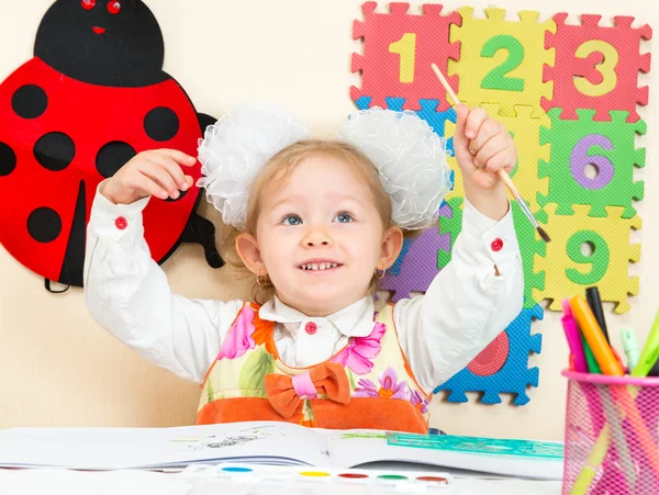 Mädchenzeichnung — Stockfoto