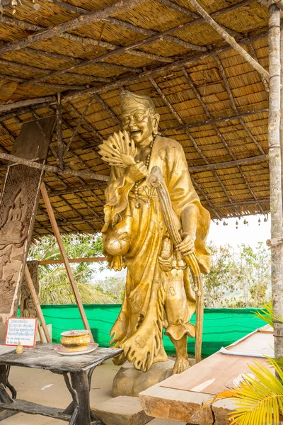 Статуя возле памятника Большому Будде — стоковое фото