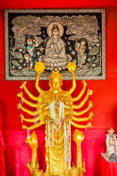 Статуя Будды на Пхукете — стоковое фото