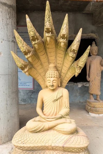 Большой памятник Будде на острове Пхукет — стоковое фото
