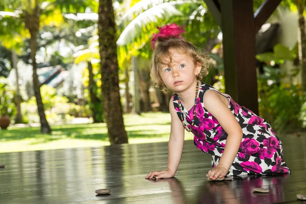 Sevimli küçük çocuk kız — Stok fotoğraf
