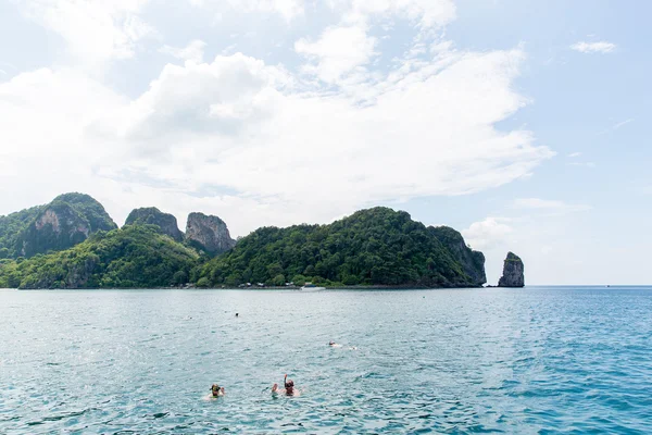 Widok z Maya Bay — Zdjęcie stockowe