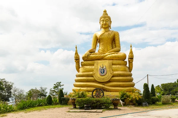 Grand monument de Bouddha sur l'île de Phuket — Photo