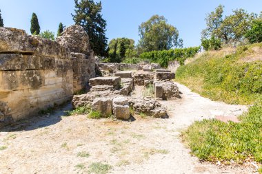 Manastır (friary) Yunanistan Crete Adası'nda Messara Vadisi'nde. Messara - en büyük düz Girit'te olduğunu