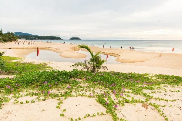 Karon pláž na ostrově Phuket Thajsko — Stock fotografie