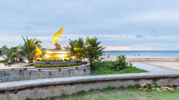 Пляж Карон на острове Пхукет в Таиланде — стоковое фото