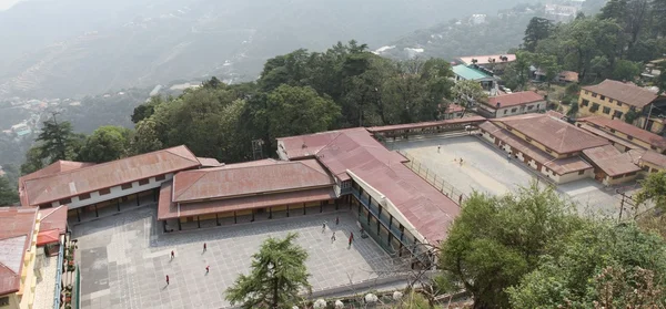 Escuela de cricket juego, Mussoorie, India — Foto de Stock