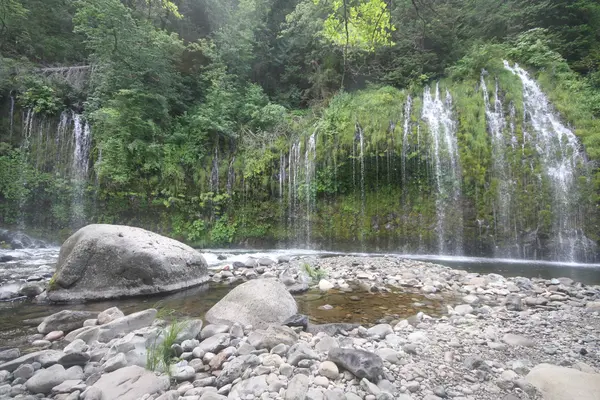 Dunsmuir cae California — Foto de Stock