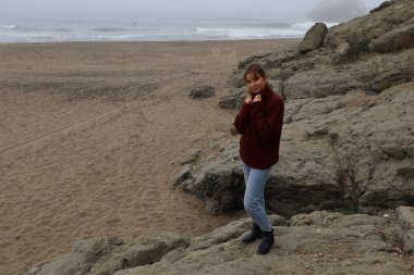 Parktaki Güzel Rus Modelinin Fotoğrafı