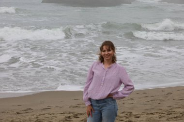 Parktaki Güzel Rus Modelinin Fotoğrafı