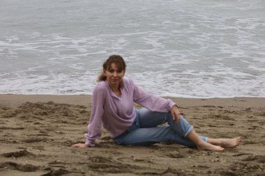 Parktaki Güzel Rus Modelinin Fotoğrafı