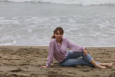 Parktaki Güzel Rus Modelinin Fotoğrafı