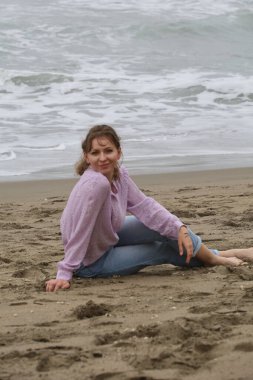 Parktaki Güzel Rus Modelinin Fotoğrafı