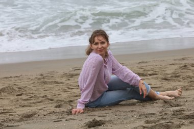 Parktaki Güzel Rus Modelinin Fotoğrafı