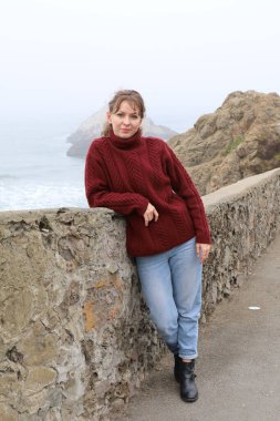 Parktaki Güzel Rus Modelinin Fotoğrafı
