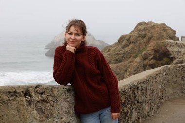 Parktaki Güzel Rus Modelinin Fotoğrafı