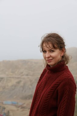 Parktaki Güzel Rus Modelinin Fotoğrafı