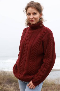 Parktaki Güzel Rus Modelinin Fotoğrafı