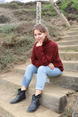 Parktaki Güzel Rus Modelinin Fotoğrafı