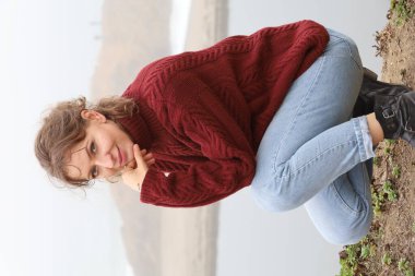 Parktaki Güzel Rus Modelinin Fotoğrafı